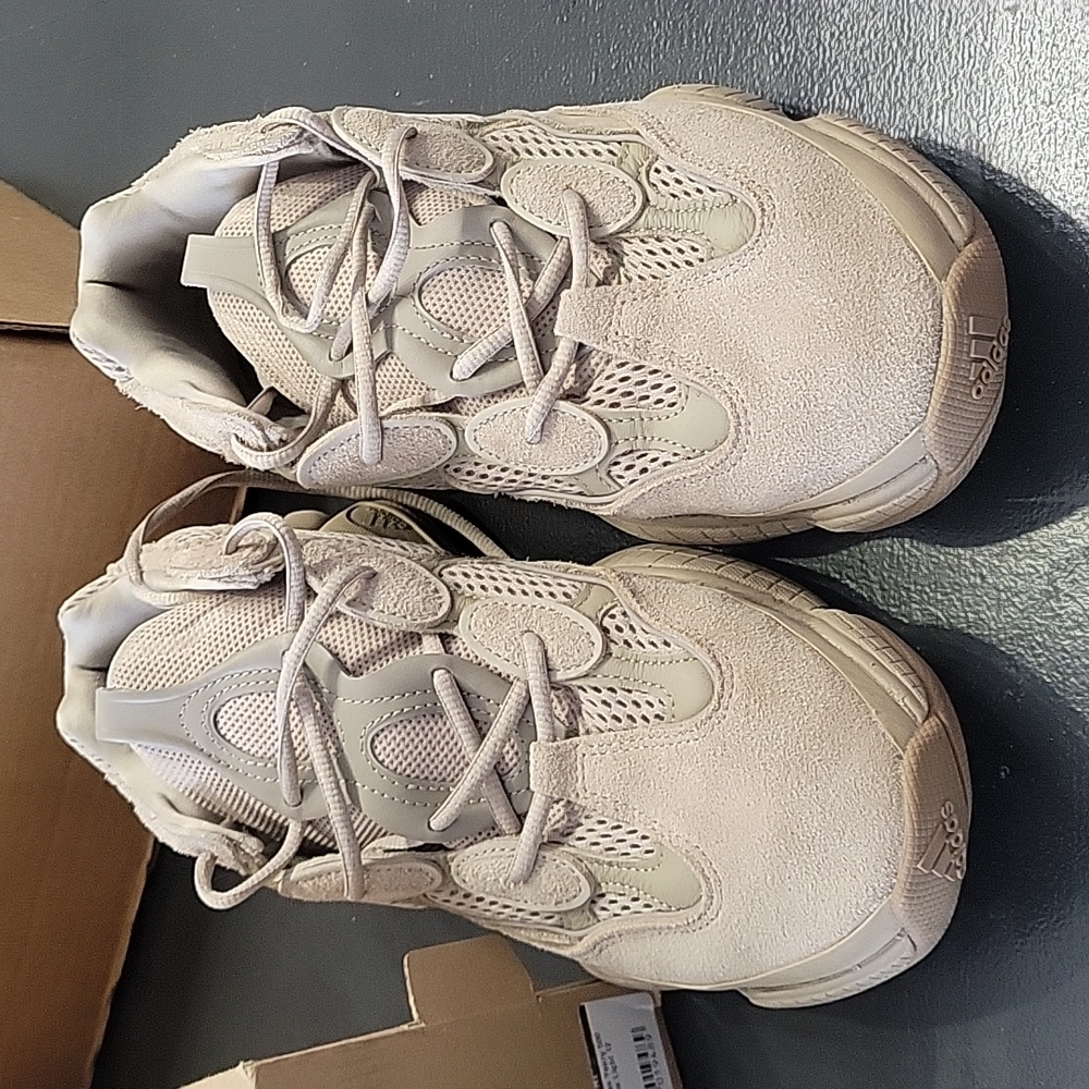 Yeezy 500 taupe